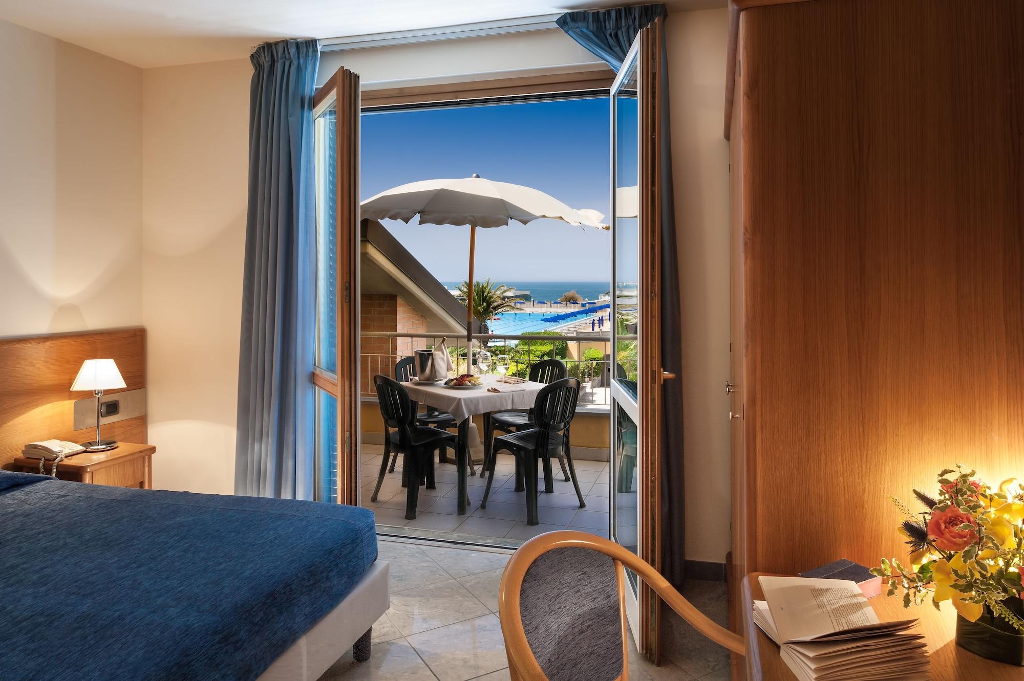 Continental Resort Тирренія Екстер'єр фото