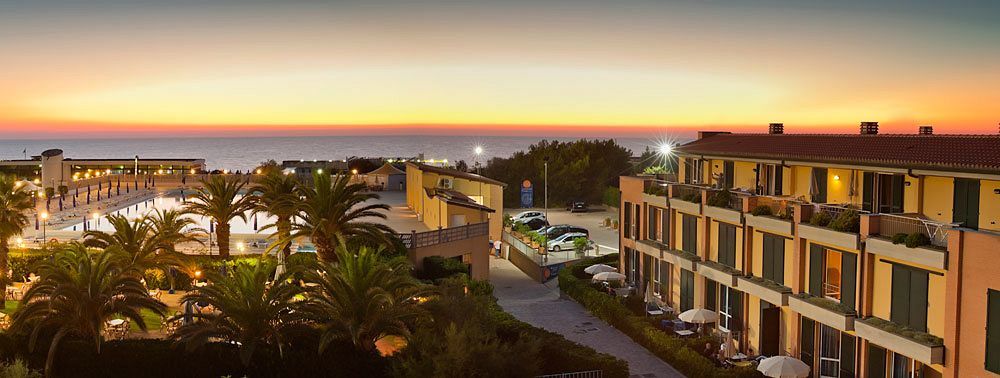 Continental Resort Тирренія Екстер'єр фото