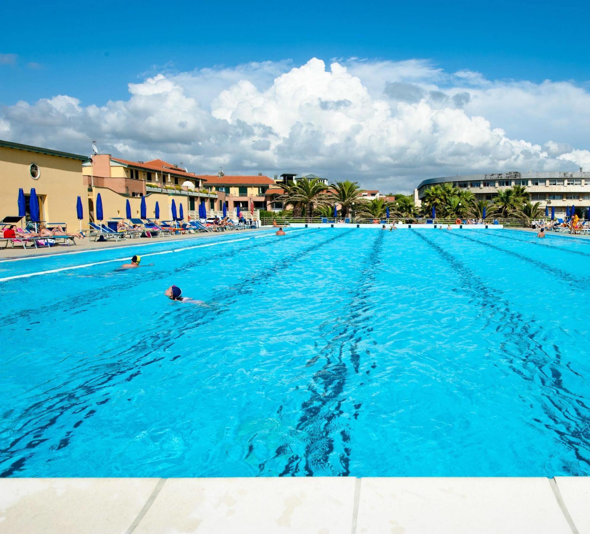 Continental Resort Тирренія Екстер'єр фото
